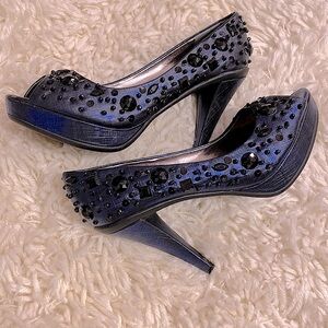 Kenneth Cole Reaction Blue Heels with Black Accents